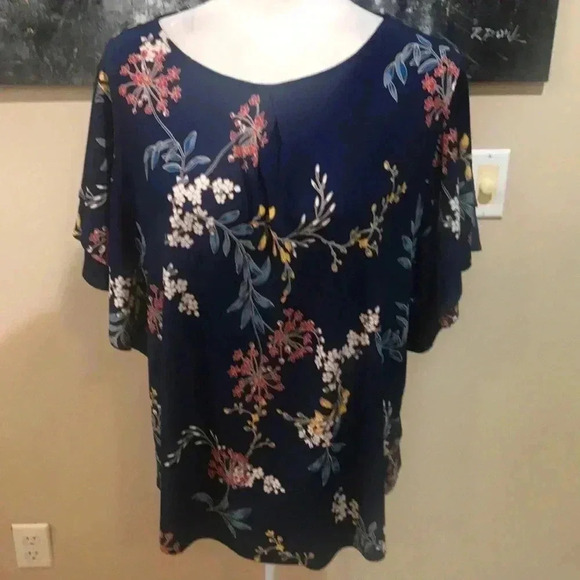 Liz Claiborne Tops - Liz Claiborne Career Floral Top Layered Oversized Short Bell Sleeves-Size XL